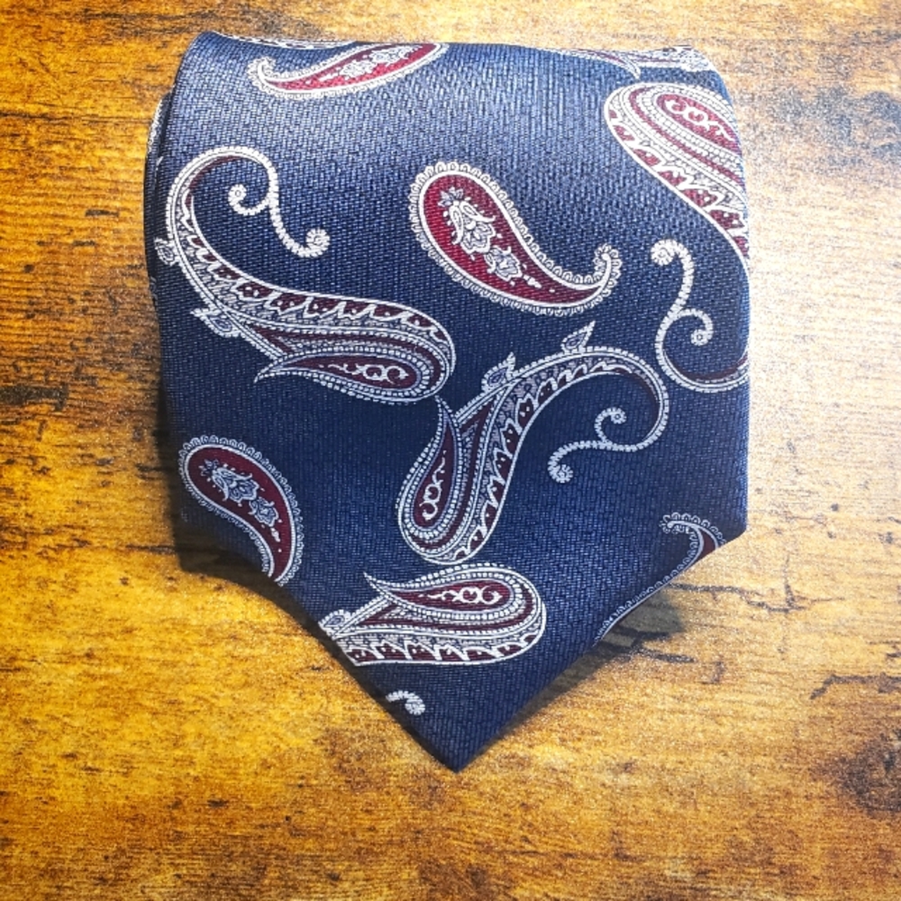 100% silk Stafford tie.